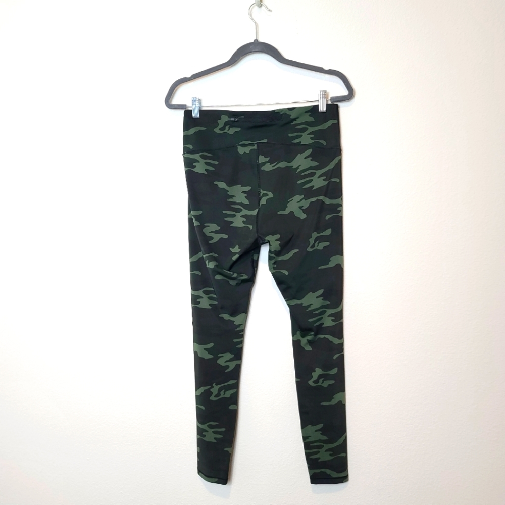 GOOD AMERICAN The Core Strength High-Waisted Green Camo Leggings - Picture 10 of 11